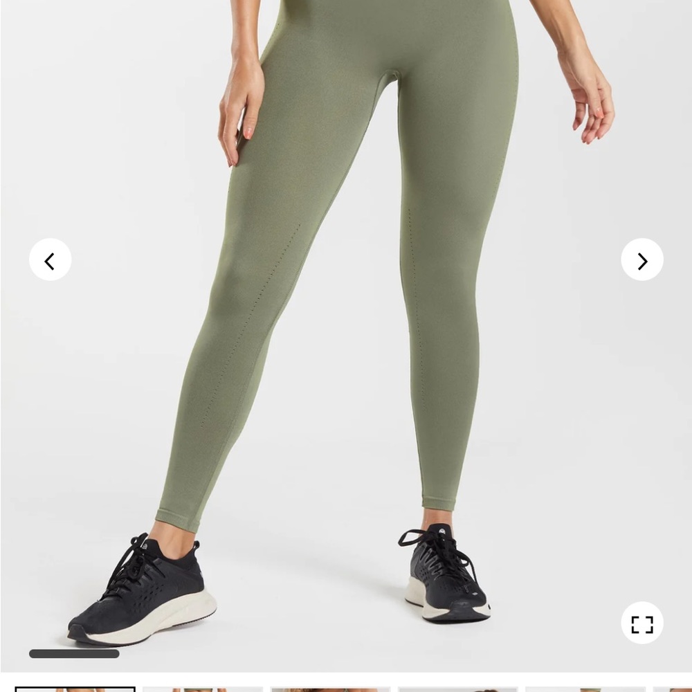SWEAT SEAMLESS LEGGINGS by GYMSHARK
Dusty Olive